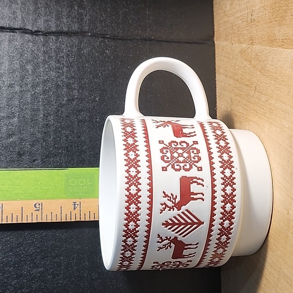 HOLLY & JOY Reindeer Sweater-Design Stacking White& Red Mugs +Black Metal Stand - Picture 9 of 9